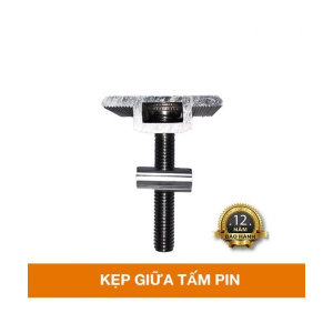 Kẹp giữa tấm pin năng lượng mặt trời